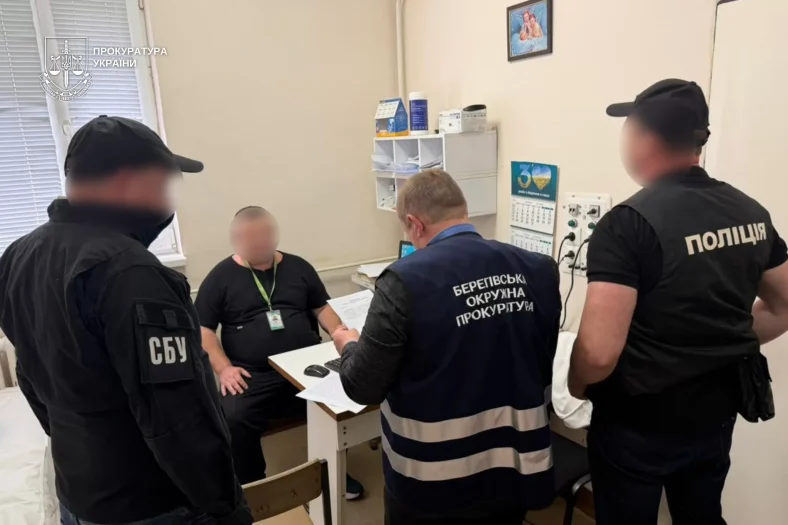 У Закарпатті уролог продав камінь онкохворої пацієнтки за відстрочку від мобілізації