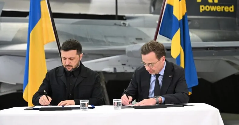 Зеленський анонсував крок щодо винищувачів Gripen під час візиту до Швеції