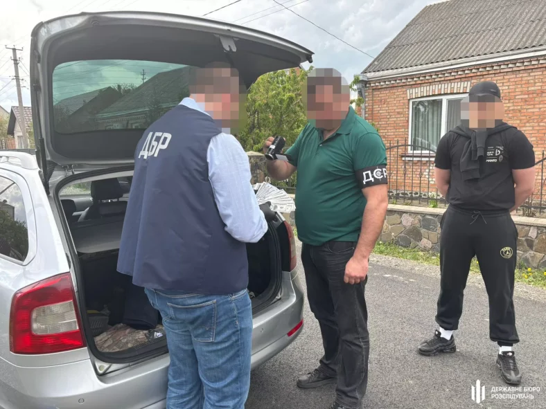 Масштабна схема дезертирства: за втечу брали до 15 тисяч доларів