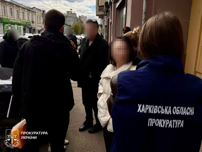 У Харкові затримали посадовицю виконавчої служби за хабар