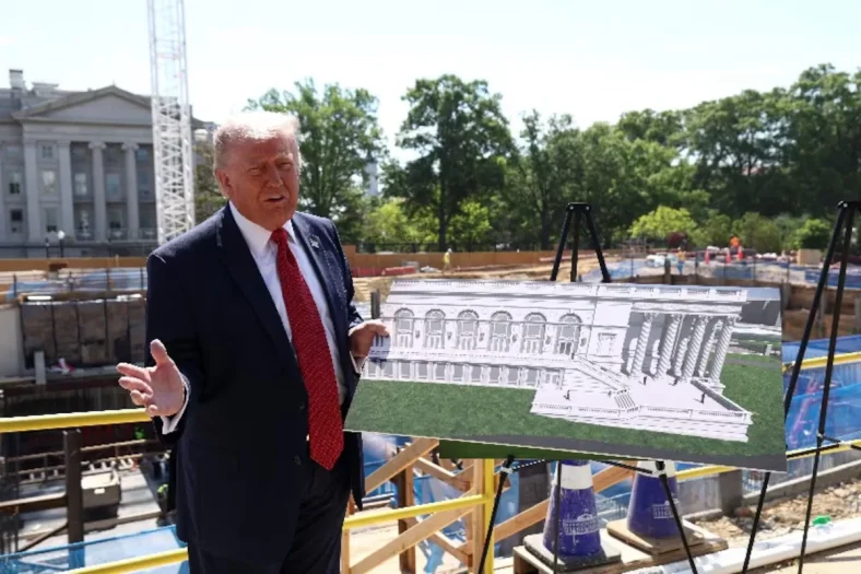 Трамп показав проєкт бункера Білого дому з базою дронів