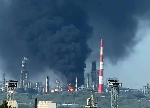 Атака дронів на Сизранський НПЗ у росії спричинила пожежу