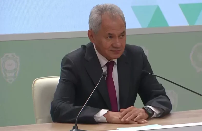 Удар може відбутися будь-якої миті: кремль закликав дипмісії залишити Київ
