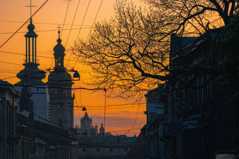 Де завтра в Україні очікують штормовий вітер і грози