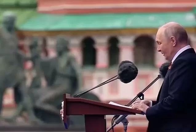 Путін на параді в Москві назвав війну «правим ділом» і згадав НАТО