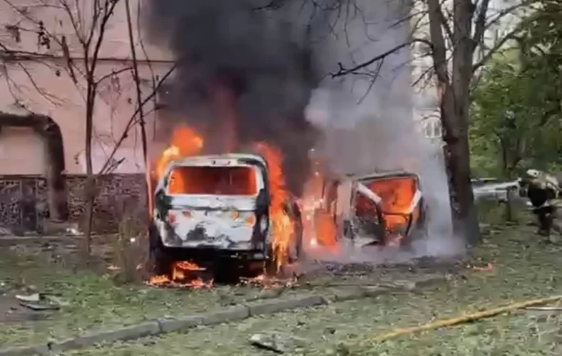 В Одесі уламки дрона впали на дев’ятиповерхівку, є постраждалі