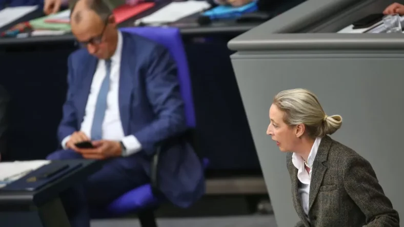 AfD встановила рекорд підтримки й збільшила відрив від блоку Мерца