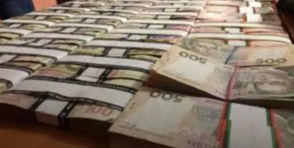 Більше 2 тис. фірм таємно вивели за кордон майже 200 млрд грн