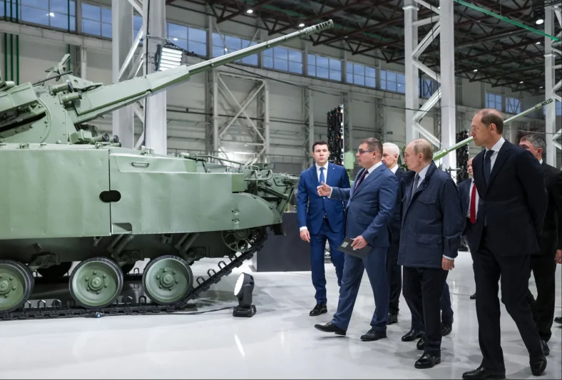 Війна посилює тиск на бюджет рф: у Путіна шукають шляхи скорочень
