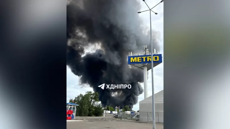 Балістична атака на склади АТБ у Дніпрі: шість поранених
