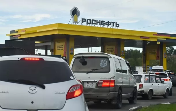 Паливна криза в росії: обмеження продажу бензину та 26‑кратний ріст імпорту