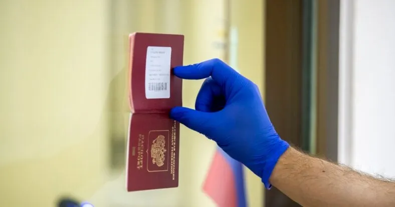 Країни ЄС закликають посилити обмеження шенгенських віз для росіян