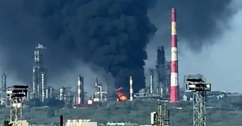 Переробка нафти в росії впала до мінімуму за 16 років після ударів ЗСУ