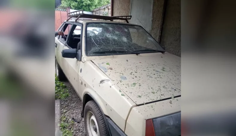 FPV-дрони вдарили по двох цивільних автівках на Харківщині, є поранений