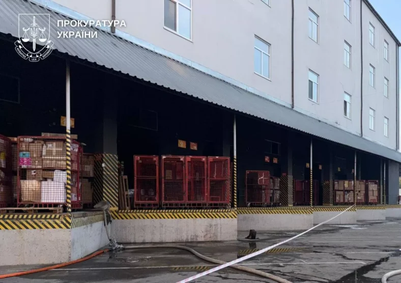 Вибух у поштовому терміналі Києва розслідують як теракт