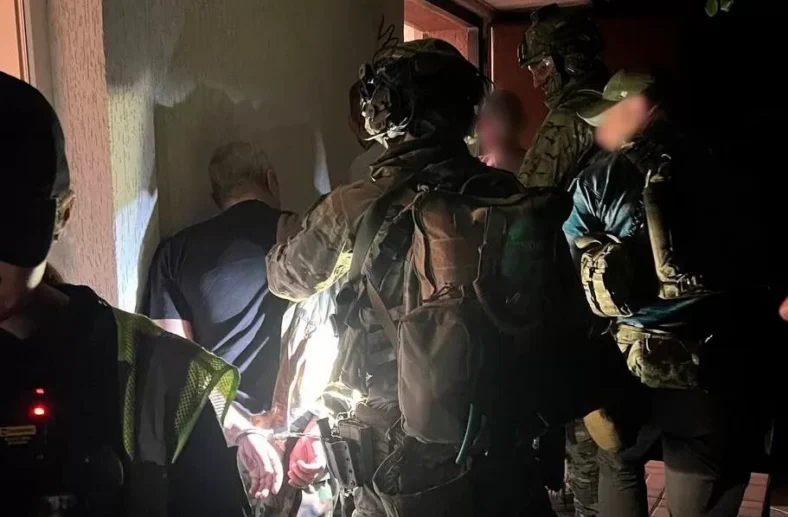У Києві водій тричі вистрілив під час дорожнього конфлікту